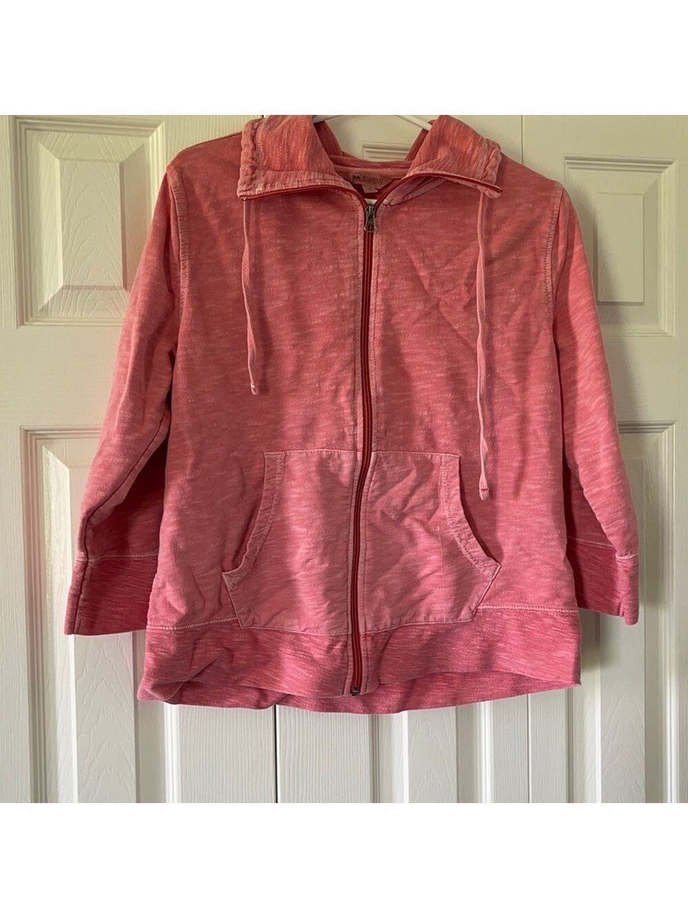 3/4 sleeve Windriver zip up size L🥰🥰